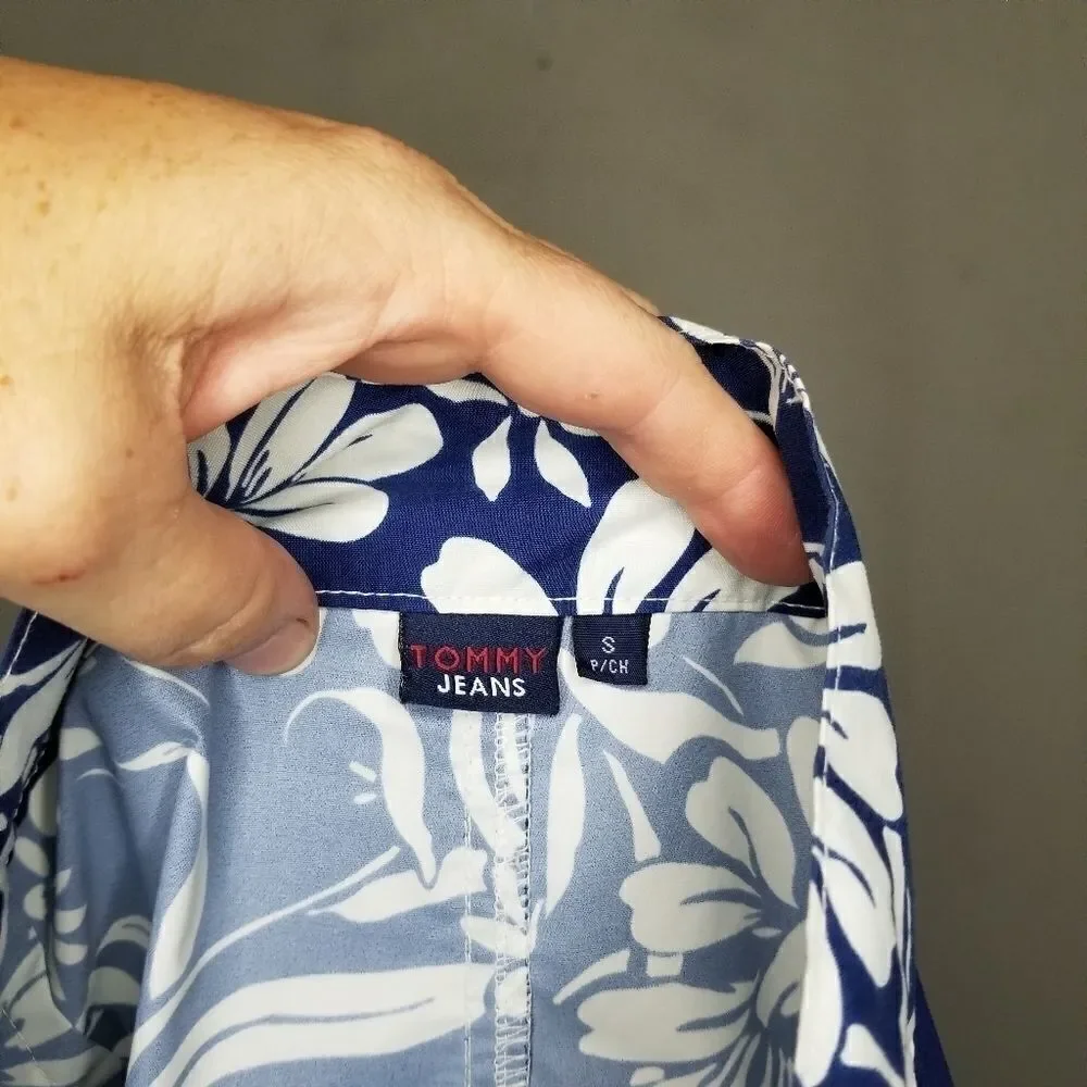 Tommy Jeans board shorts floral/blue size small